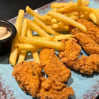 Lagrimitas De Pollo Con Patatas