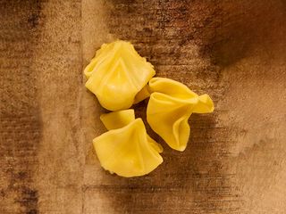 Sacotini de pecorino D.O.P. y pera