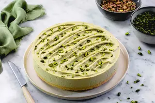 Cheesecake con la granella di pistacchio