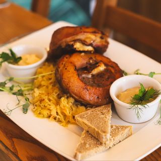 Golonka Pieczona Z Kością