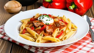 Penne cu papricas din muschiulet de porc