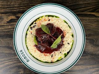 Risotto z duszonymi policzkami cielęcymi