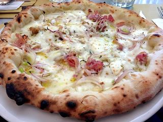 Pizza bianca ultravirile