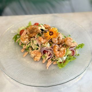 Shrimp and cocktail sauce salad