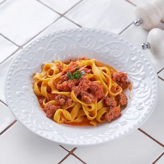 Домашня паста Болоньезе та Пармезаном (300г)