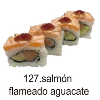 127. Salmón Flameado Aguacate(8 Pza.)