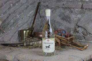 ვინივერია გორული მწვანე 750მლ