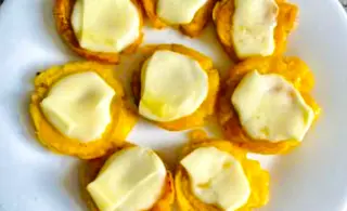 Patacones con queso