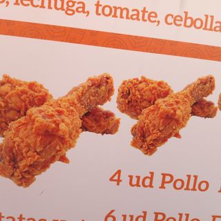 6.Piezas De Pollo Frito (6 Uds). Y patatas y cola 1 L.