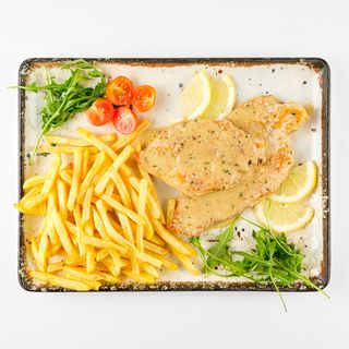 Pileće scaloppine s limunom i prilogom