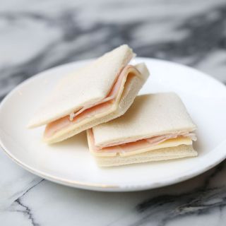 Mini Sandwich jamón y queso