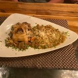 Ossobuco  con puré o pasta.