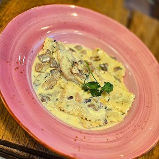 Cannoli De Peus De Porc I Tòfona