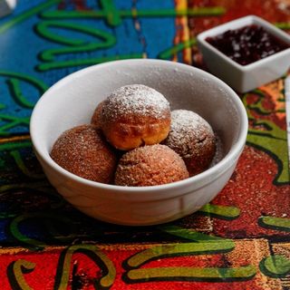 Gogosele papanasi cu dulceata