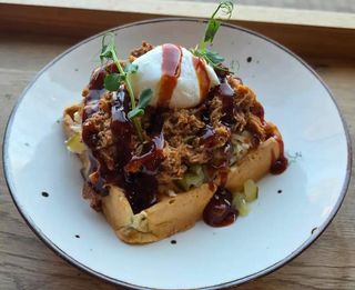 Gofr z szarpaną wieprzowiną