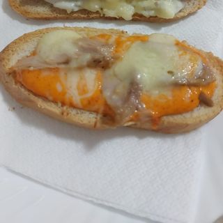 Tostas De Langostino Gratinada