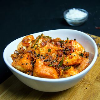 Masala Idli (Smażony na parze pasztecik z przyprawami)