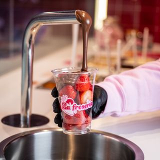 Fresas con chocolate y avellanas 