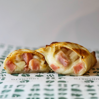 Empanada De Jamón Y Queso
