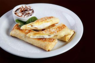 Млинці  з сиром та родзинками (2шт)