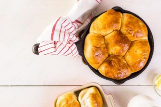 Domaća pogača sa kajmakom