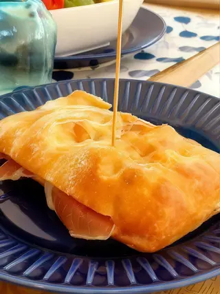 Bocadillo De Jamón Del País