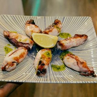 Tapa Con Chipirones Plancha