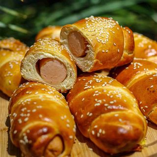 Sausage in dough / სოსისი ცომში