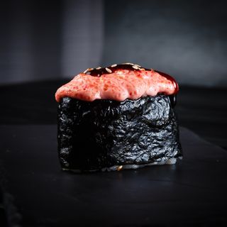 Гункан запеченный с семгой