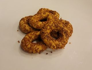 Small salty cookies with sesame