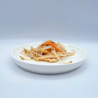 Pollo con germogli di soia