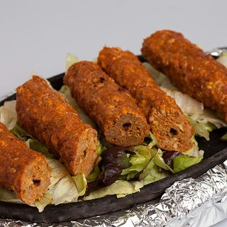 Cordero Tandoori + Naan + Rollito Queso Fresco