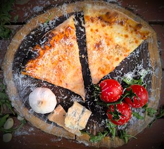 Pizza Quattro Formaggi Ø32cm