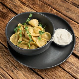 Пельмені з veg-фаршем та сметаною (250г)