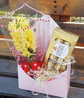 Pachet cadou Zambila si Ferrero Rocher