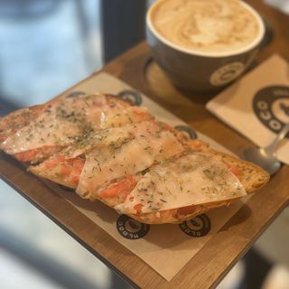 Tomate Natural, Aceite, Sal, Ibérica Y Queso Curado (Media Porción)