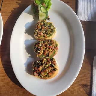 Tomato And Basil Bruschetta