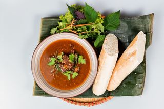 Bánh mì bò sốt vang