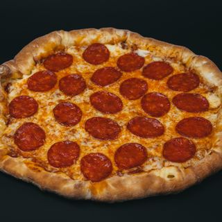 Pepperoni Pizza Punjena Korica 36cm