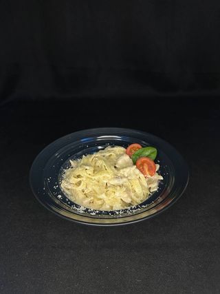 Паста з куркою та грибами (280г)