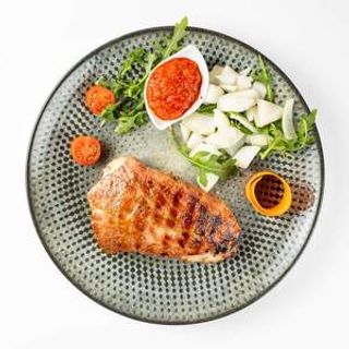 Pileći ražnjići omotani pancetom