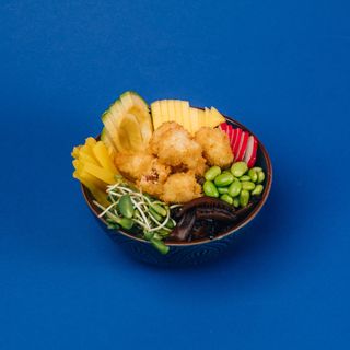 Poke Bowl z kalafiorem w tempurze