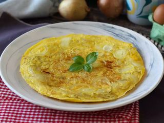 Omelete com Cebola e Coentros