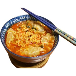 Рамьон с Манду и чедър