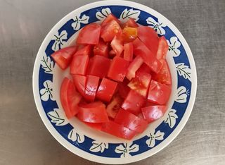 Салата домати (100г)