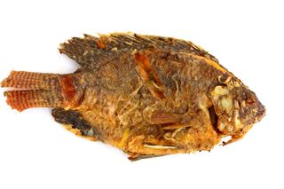 Poisson Carpe Grillé + 1 Boule d'Attiéké
