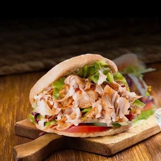 Menú  pita De Pollo