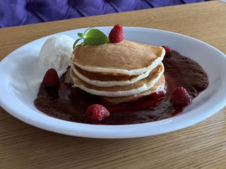 Панкейки з Малиновим соусом