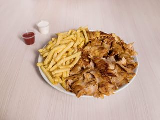 Plato Kebab Carne Y Patatas