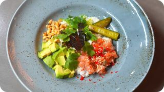 Поке боул с лососем